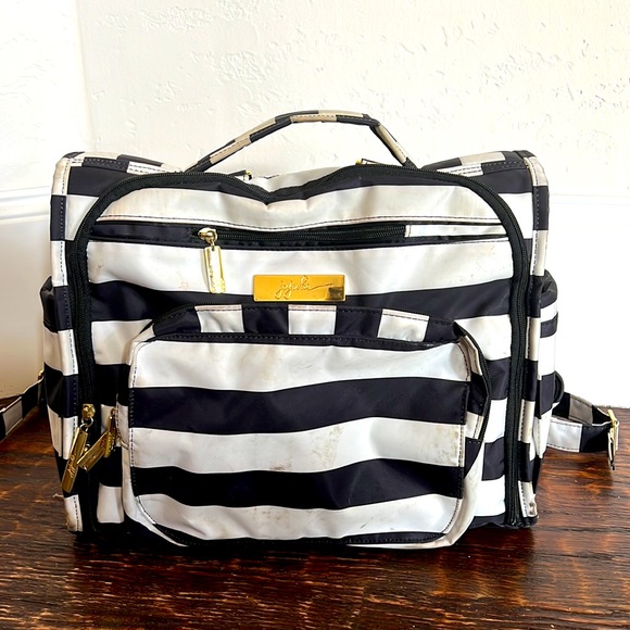 JujuBe Diaper bag and changing pad - Picture 1 of 6